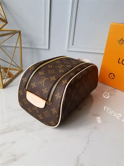 louis vuitton toiletry bag mens replica|louis vuitton monogram toiletry bag.